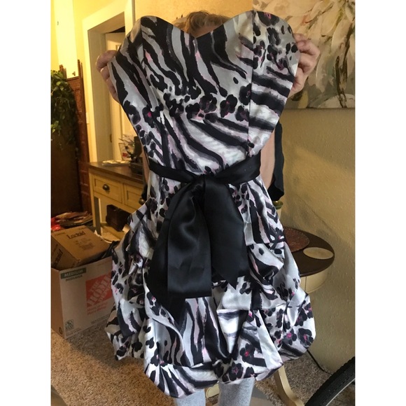 Homecoming dress! Short and fun! - Picture 1 of 7